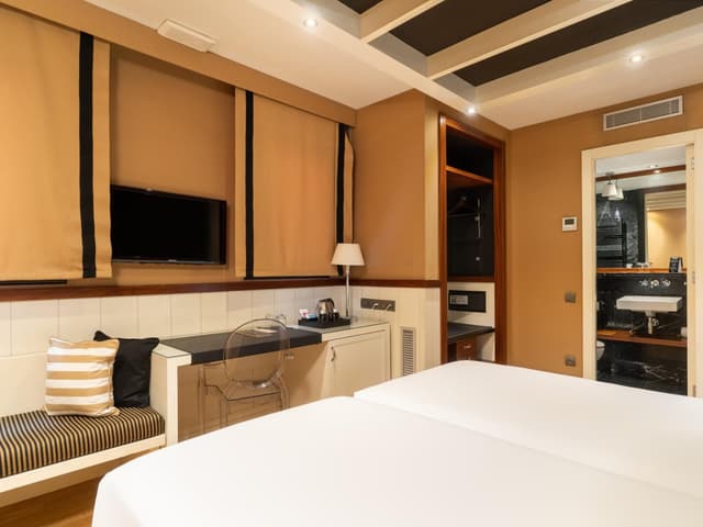 Interior Economy Double or Twin Room · photo 6