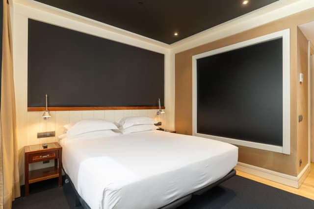Interior Economy Double or Twin Room · photo 3