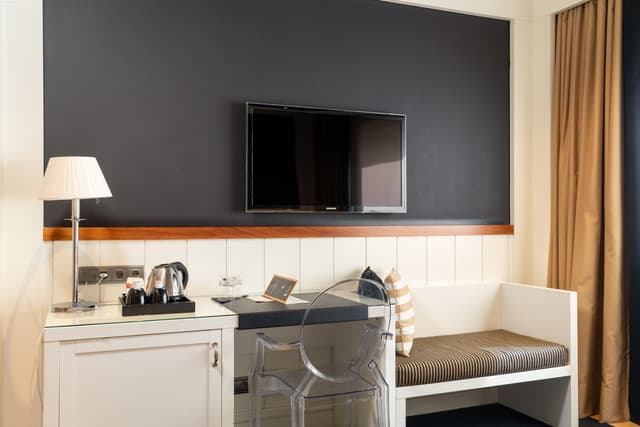Interior Economy Double or Twin Room · photo 8