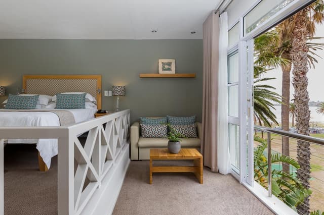 Sea and Mountain Room · photo 1