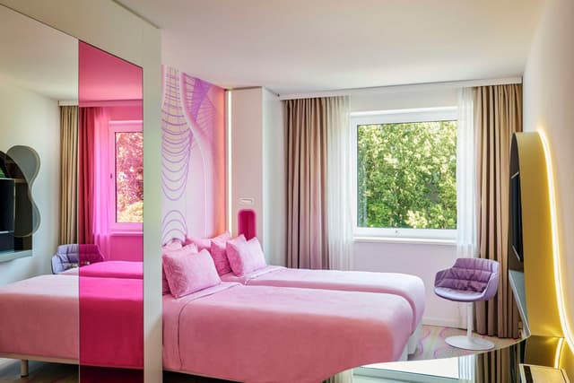 nhow Room with River View · photo 3