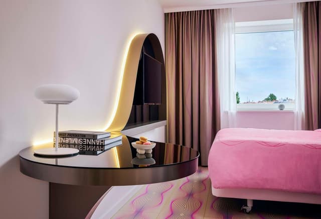 nhow Double/Twin Room · photo 5