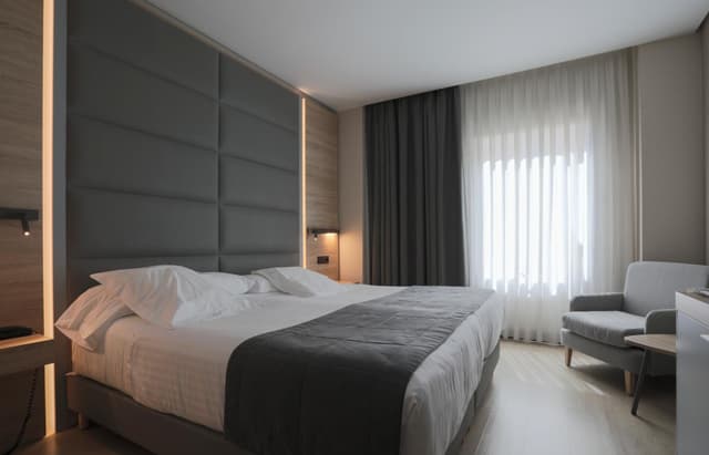 Deluxe Double Room with King Bed · photo 1