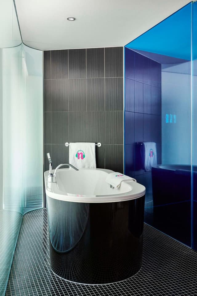 nhow Junior Suite Riverside · photo 4