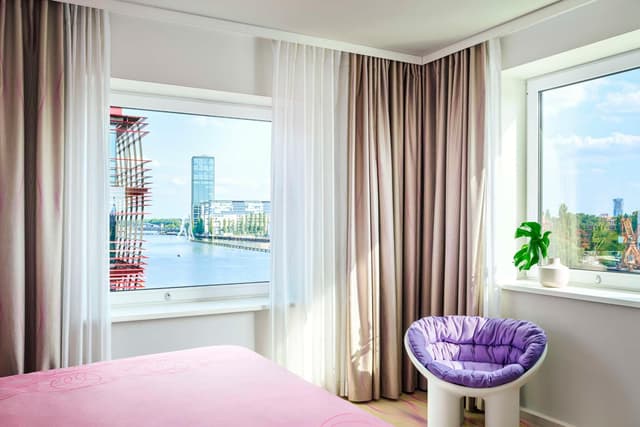 nhow Premium Room with River View · photo 6