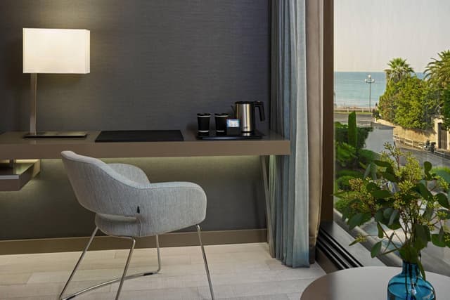 Deluxe Twin Room with Partial Sea View · photo 3