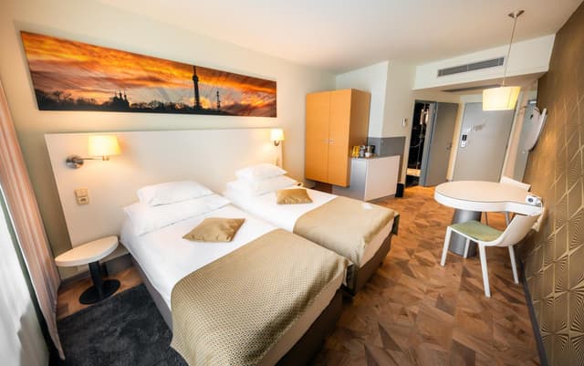 Classic Double or Twin Room · photo 3