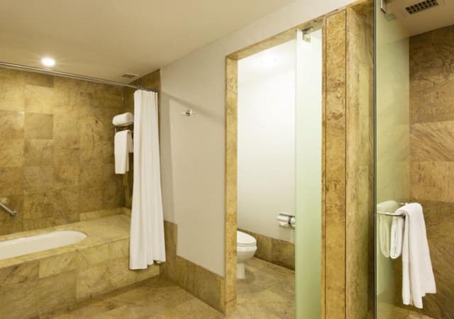 King Room - Disability Access · photo 4