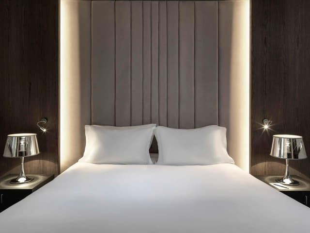 Luxury Queen Room · photo 1