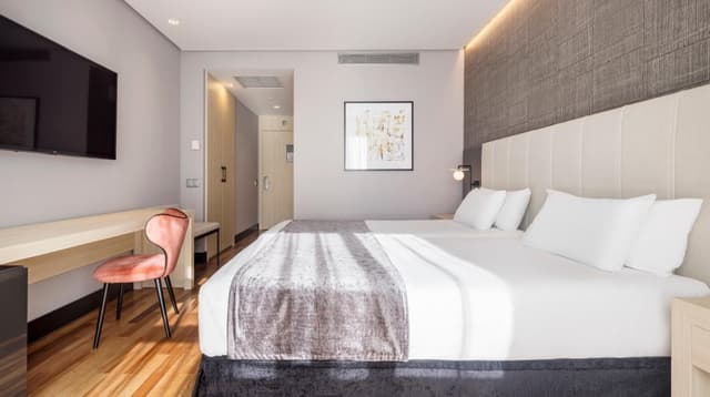 Double Room with Extra Bed (2 Adults + 1 Child) · photo 4