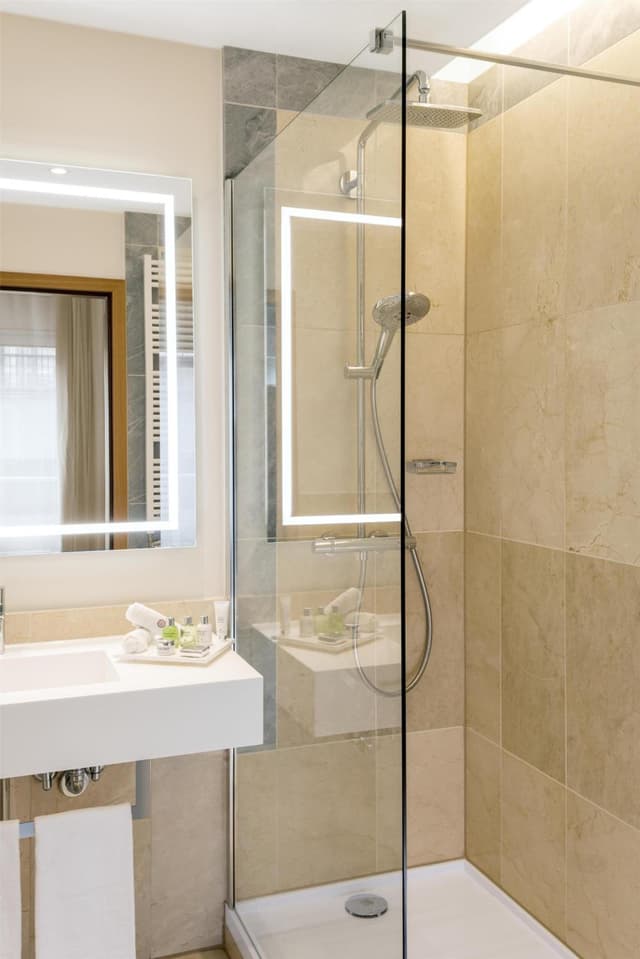 Premium Courtyard Room · photo 6
