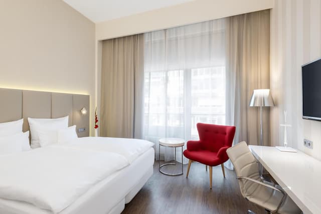 Premium Courtyard Room · photo 7