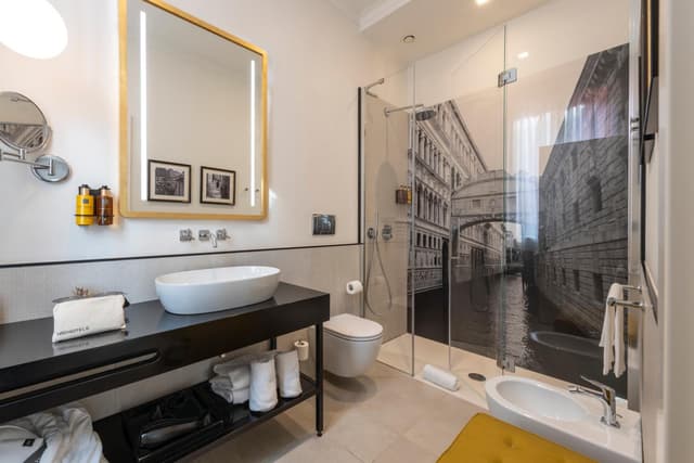 Deluxe Double Room with partial Canal View · foto 7