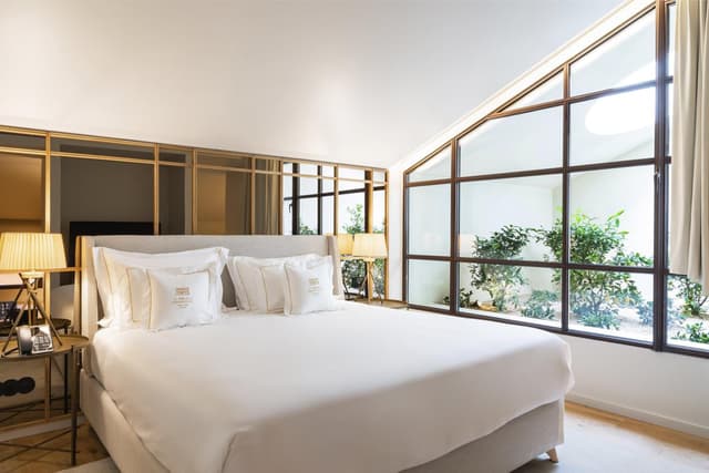 Premium King Room · photo 5