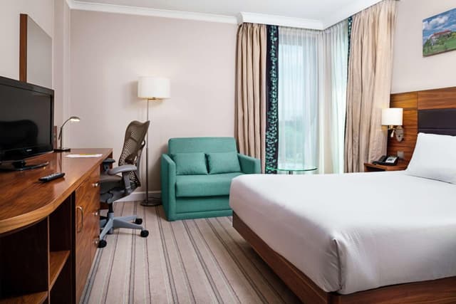 Queen Room · photo 1