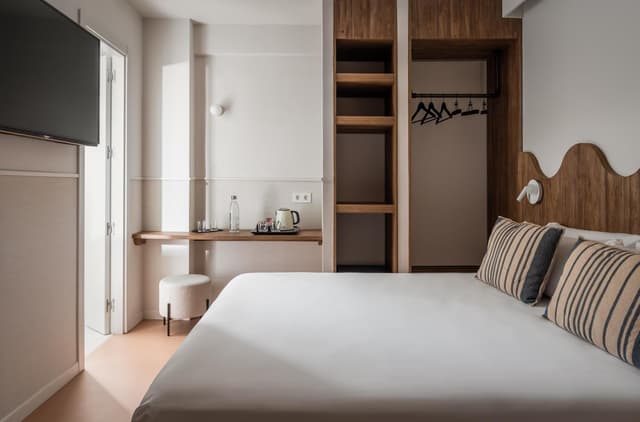 Double Room · photo 1