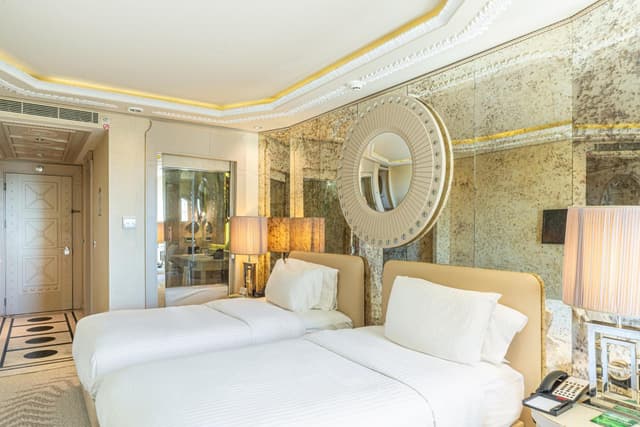 Deluxe Twin Room with City View · photo 5