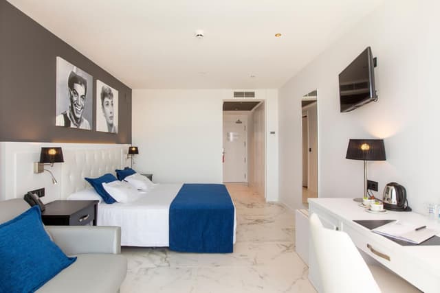 Twin Room with Sofa Bed, Balcony and Mountain View · foto 6