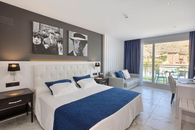 Twin Room with Sofa Bed, Balcony and Mountain View · foto 7