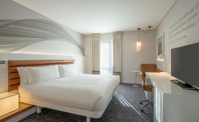 King Guest Room · photo 1
