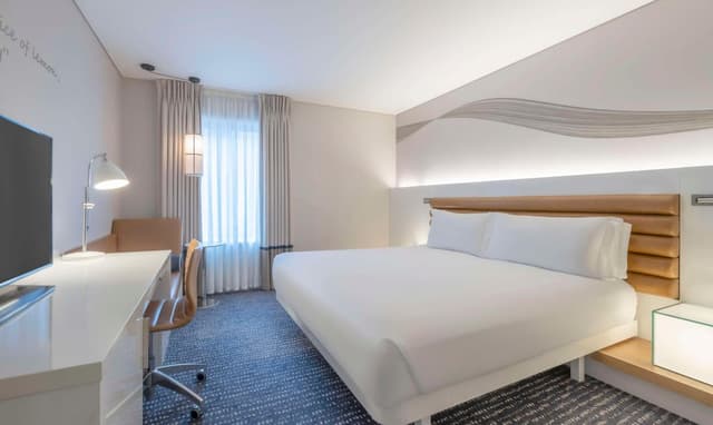 Deluxe King Room · photo 2