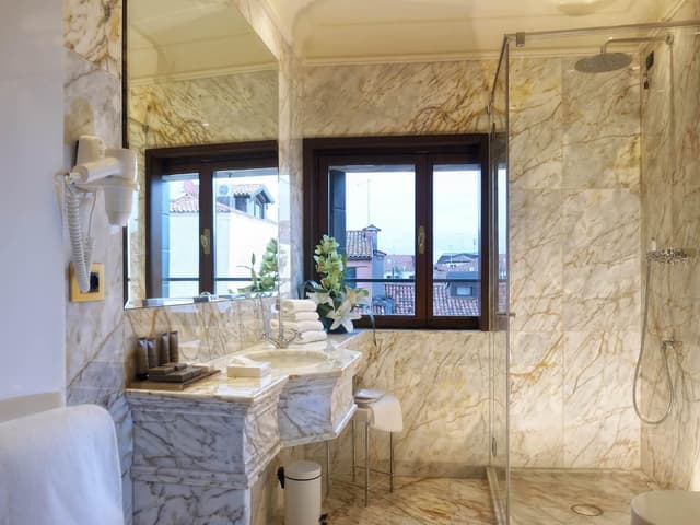 Standard Double or Twin Room · photo 8
