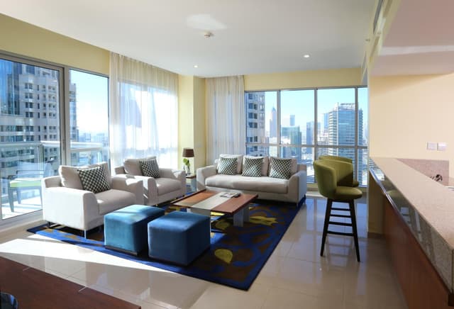Habitación Premium con Balcón King de 1 Dormitorio, Vista al Centro, Fumador, Transferencia Gratuita a Kite Beach, Dubai Mall y Estación de Metro · foto 3