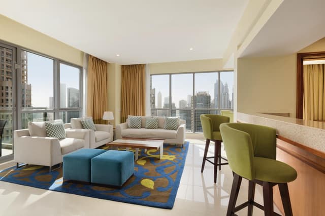 Habitación Premium con Balcón King de 1 Dormitorio, Vista al Centro, Fumador, Transferencia Gratuita a Kite Beach, Dubai Mall y Estación de Metro · foto 1