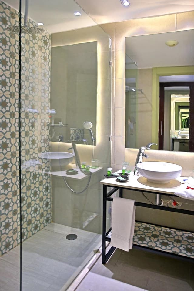 Privilege Room, Queen Size Bed, Garden View · photo 1