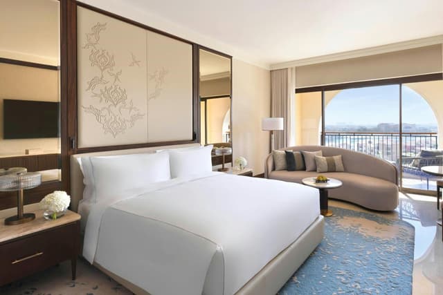 Deluxe King, Guest room, 1 King · photo 2