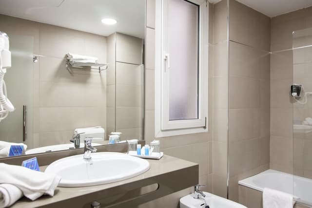 Habitación triple (2 adultos + 1 niño) · foto 2