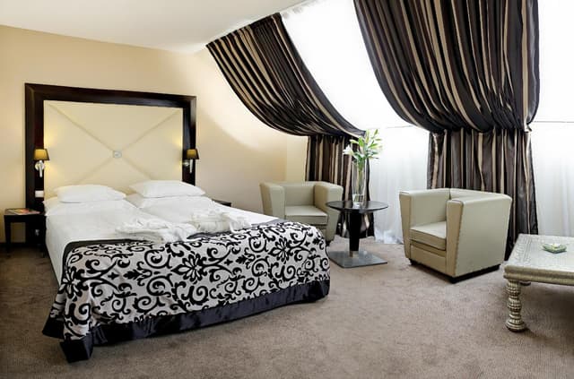 Classic Double or Twin Room · photo 2