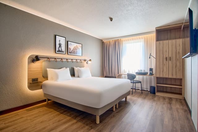 Superior Room - 1 King Bed · photo 1