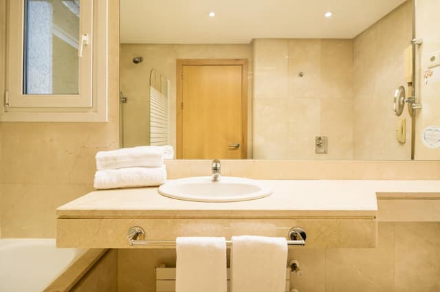 Double or Twin Room · photo 7