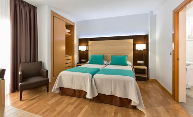 Double or Twin Room · photo 2