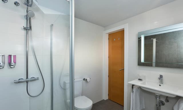 Double or Twin Room · photo 6