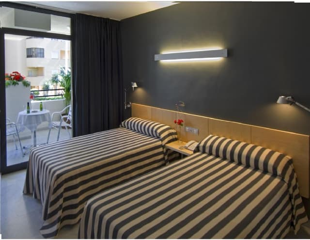 Twin Room with Balcony · photo 4