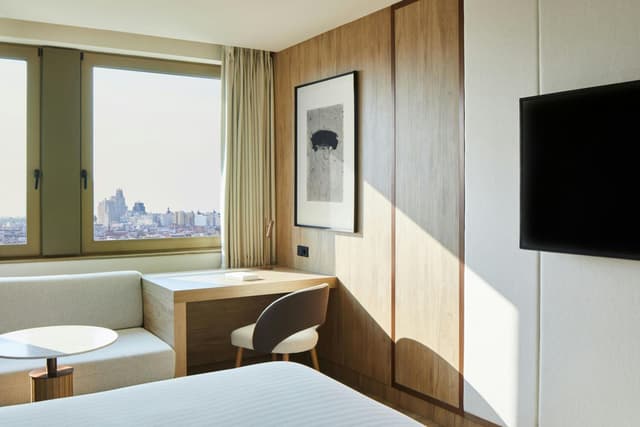 Superior Twin Room with Two Twin Beds and City View · photo 5