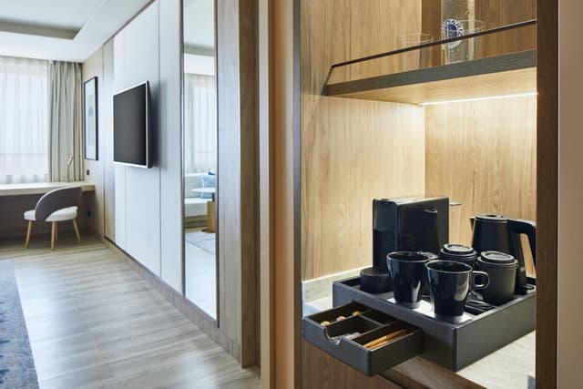 Panoramic Superior Twin Room with Two Twin Beds and City View · photo 8