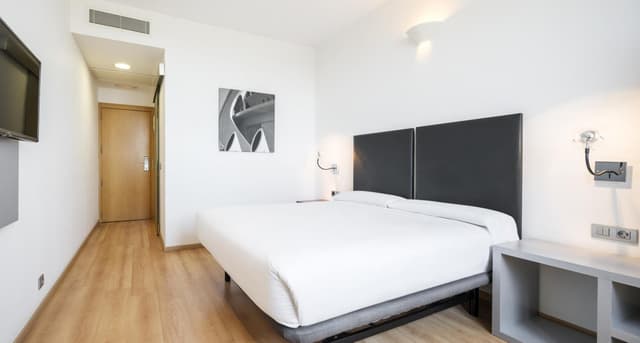 Double or Twin Room · photo 6