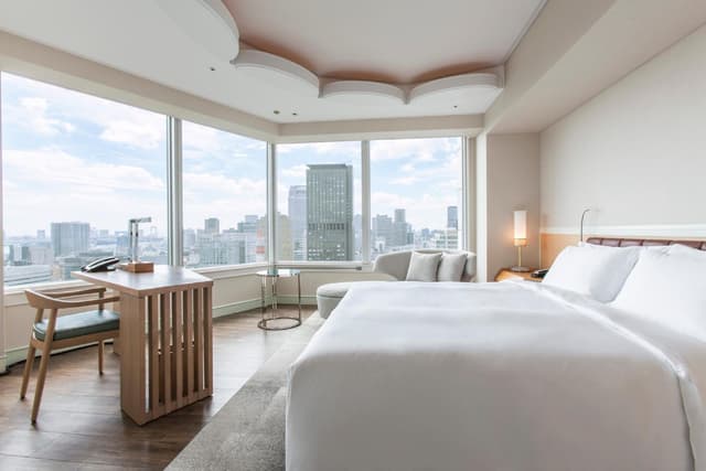 (High Floor) Corner King Room - Non Smoking · photo 1