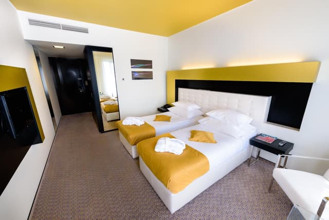 Double Or Twin Room · photo 2