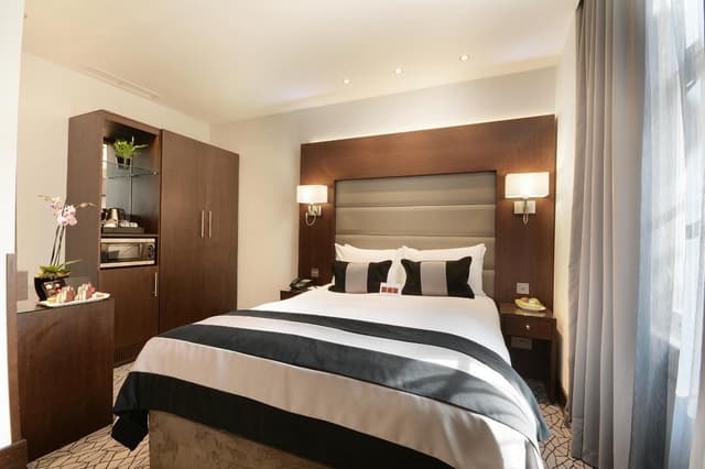 Court Wing - Cozy Double · photo 3