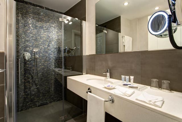 Classic Double or Twin Room · photo 2