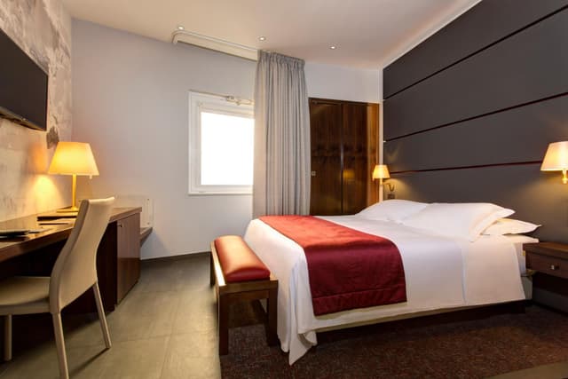 Classic Double or Twin Room · photo 3