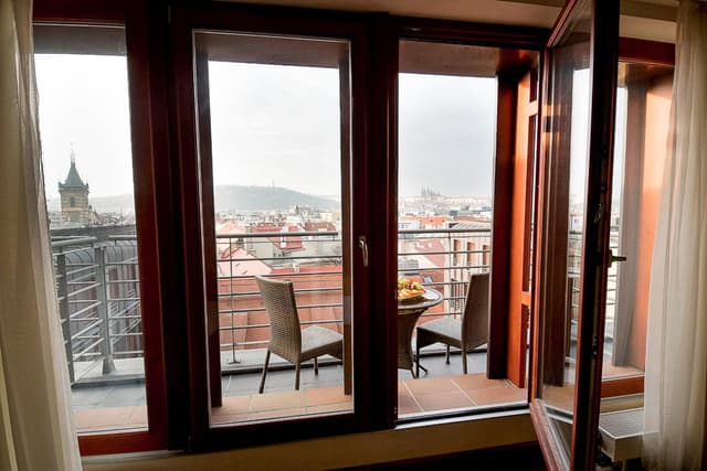 Deluxe Double Room with Castle or City View · photo 7