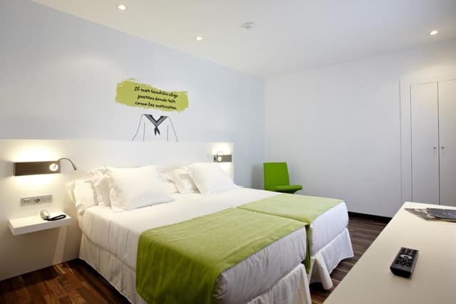 Double or Twin Room · photo 6
