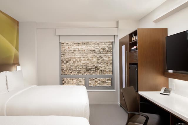 Urban Room With Two Queen Beds · photo 4
