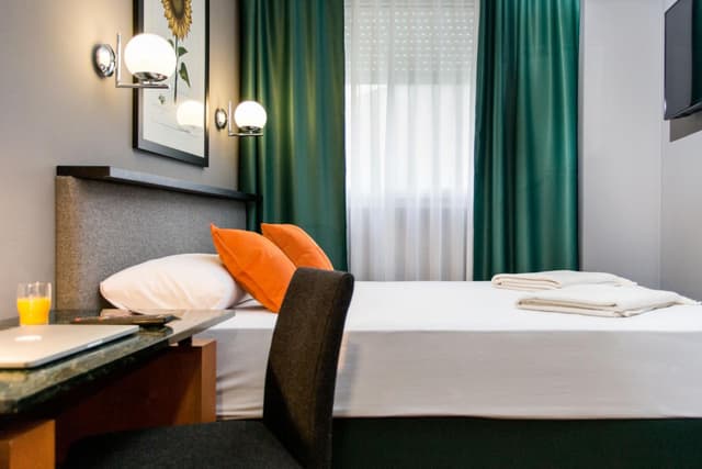 Budget Double Room · photo 6