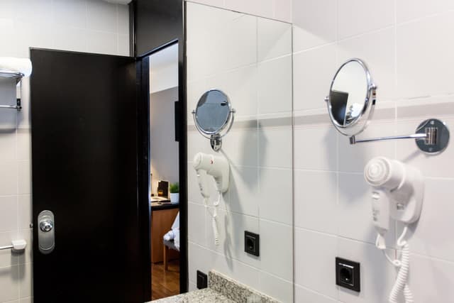 Double Room (2 Adults + 1 Child) · photo 5